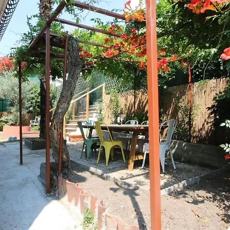 Cozy Modern Apt W Free Parking Bbq & Fully Equipped Como