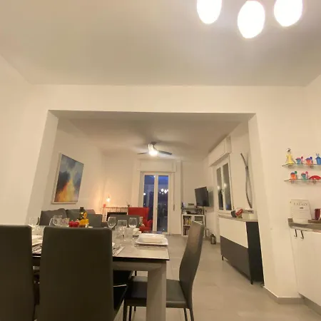 Hébergement de vacances Cozy Modern W Free Parking Bbq & Fully Equipped Côme